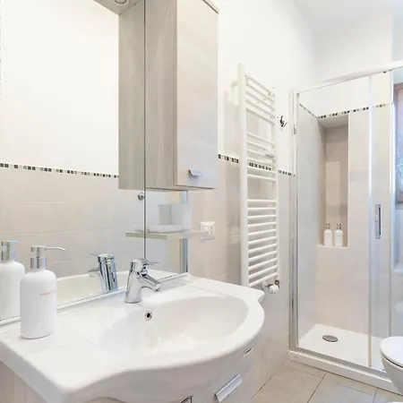 アパート Dome At