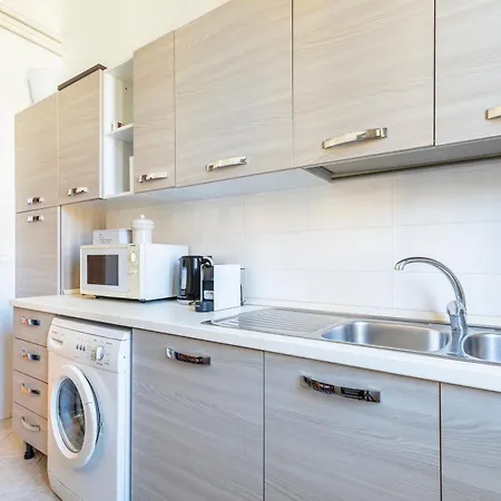 Dome At アパート