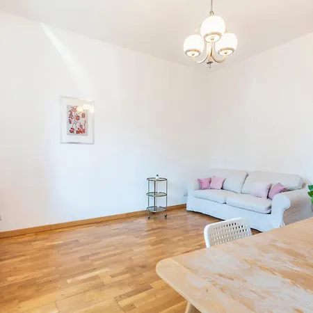 アパート Dome At *