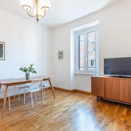 アパート Dome At *